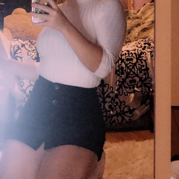 Meet your Posher, Cassandra - Picture 1 of 1